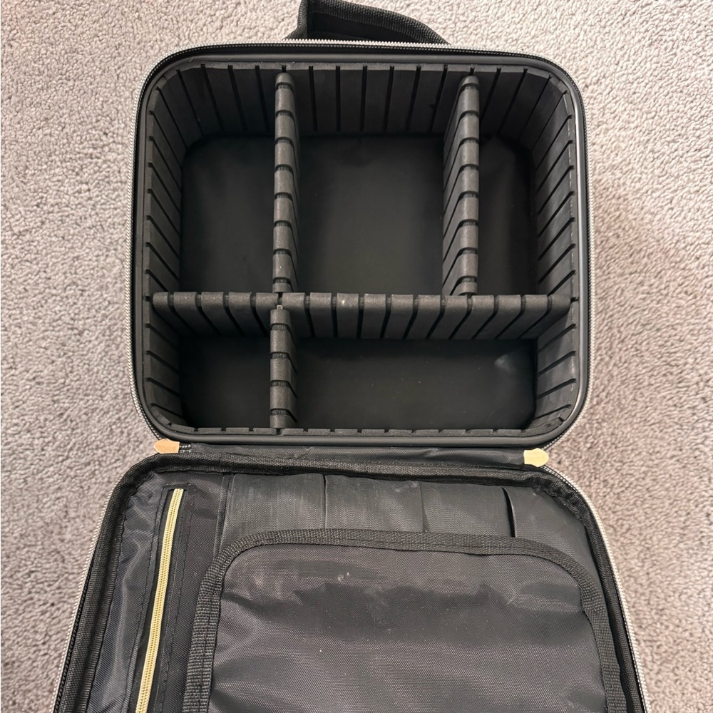 Make Up Case - image 3